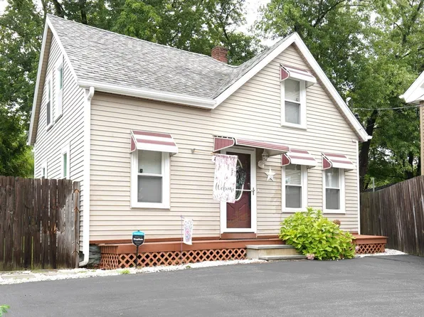 4 Phillips St, Attleboro, MA 02703