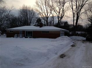 28449 Bay Tree Rd, Farmington Hills, MI 48334