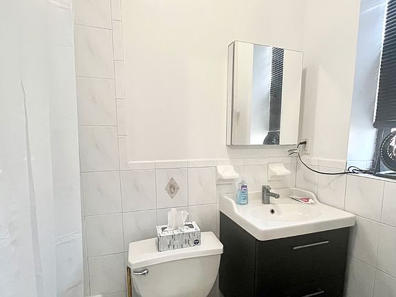 4th image of 4004 36th Ave APT 1B