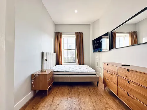 375 Vernon Ave #4-138 Photo 1