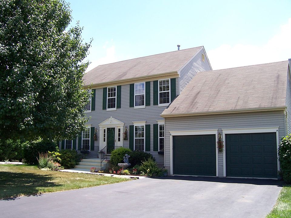 Beautiful Colonial !!