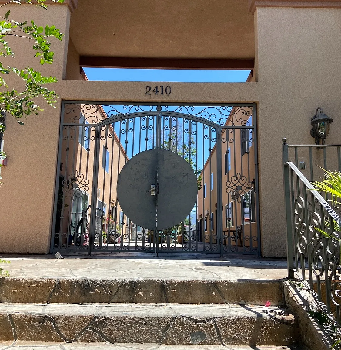 2410 Naomi St — Photo 1