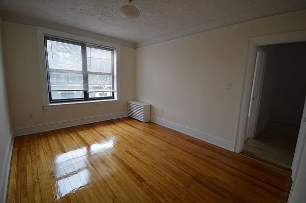 Rented by Universal Realty Group | media 1