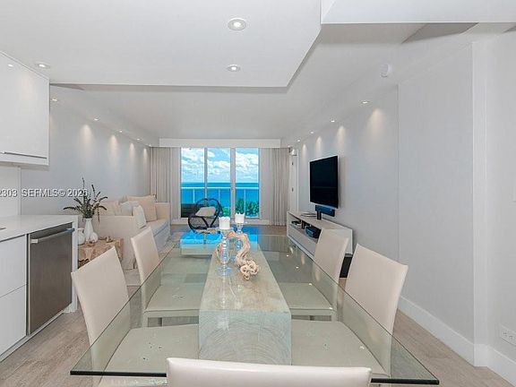 3rd image of 2301 Collins Ave APT 738