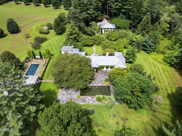 77 Seekonk Cross Rd, Great Barrington, MA 01230