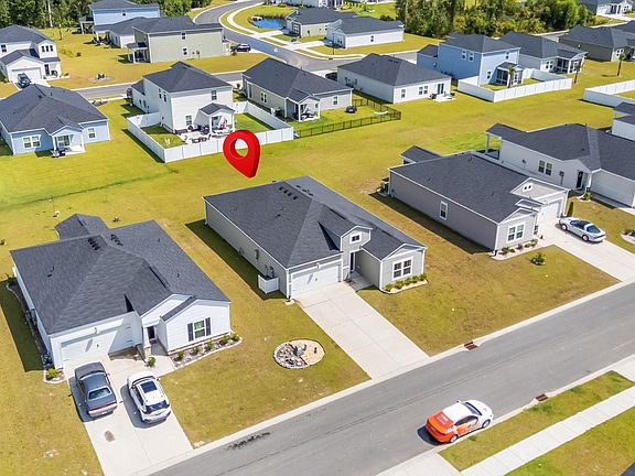 3rd image of 172 Fox Rae Dr.