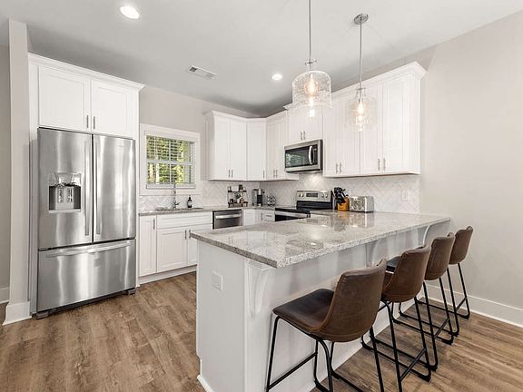 4th image of 630 Village Dr #12