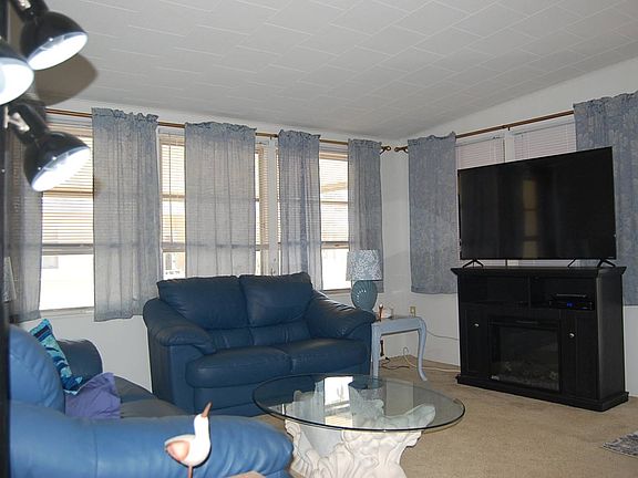 4th image of 249 Jasper St Lot 105
