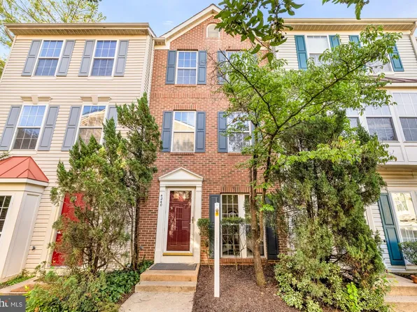 4240 Wheeled Caisson Sq, Fairfax, VA 22033