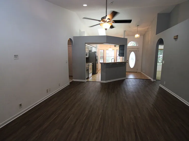 107 Shearman Way — Photo 3