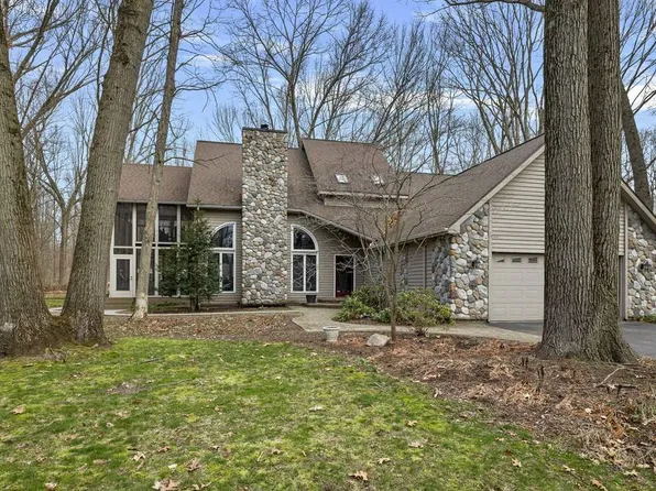 2705 W Glenlord Rd, Stevensville, MI 49127