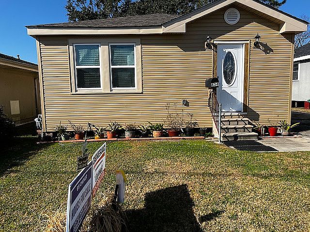 1st image of 434 Farrington Dr