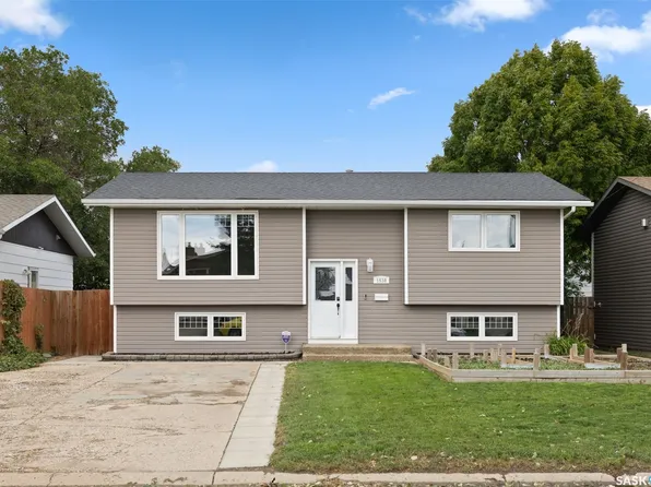 1538 SPADINA Street W, Moose Jaw, SK S6H 7E6