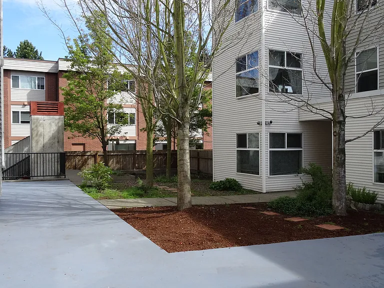 Gilman Court — Photo 5