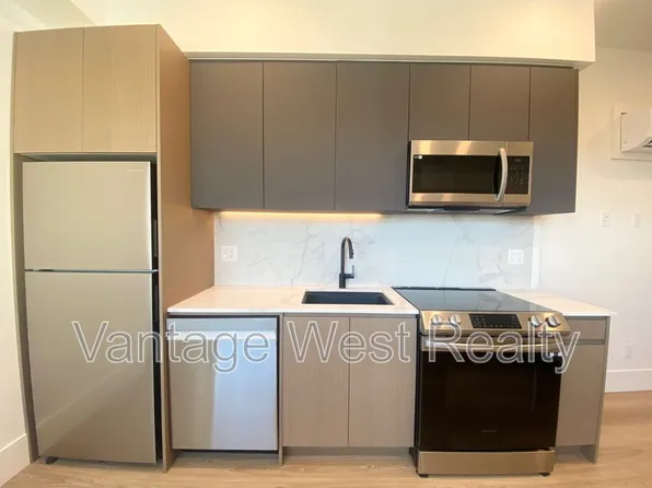 720 Klo Rd #519, Kelowna, BC V1Y 4X5