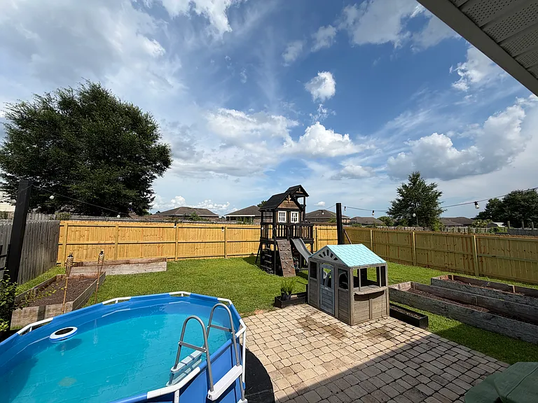 5699 Guinevere Ln — Photo 22