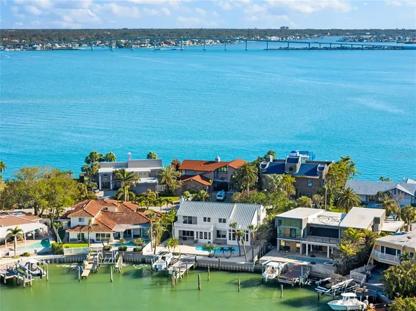 517 Belle Isle Ave, Belleair Beach, FL 33786