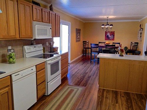 3rd image of 7529 Scenic View Dr