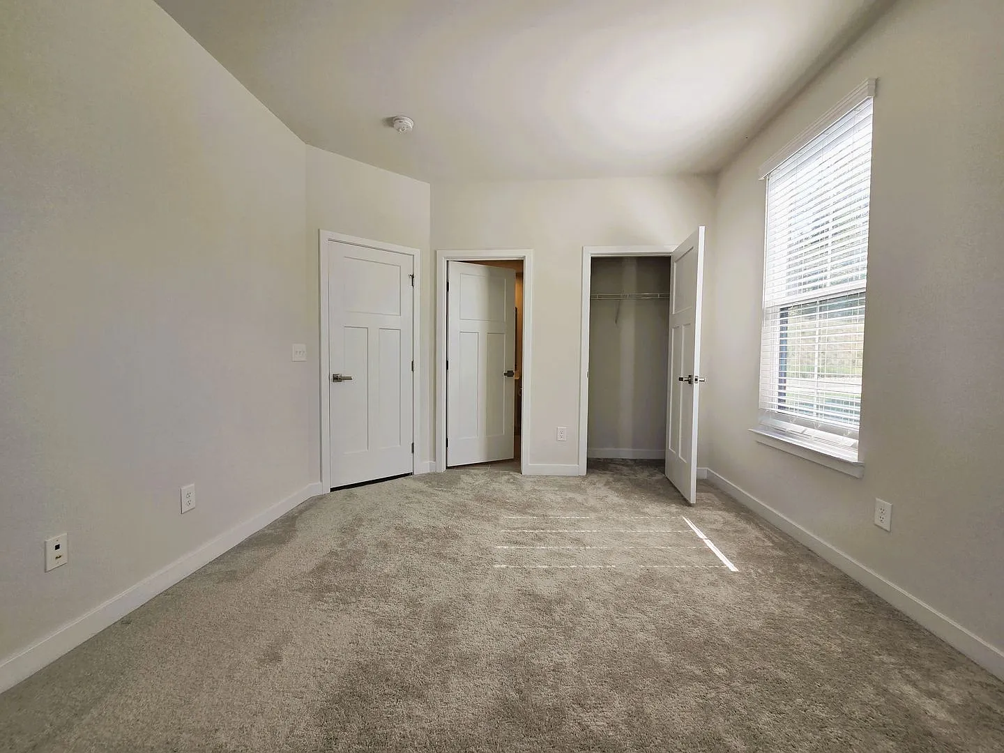 3 Story Townhome off of Charter Colony and 288 in Midlothian — Photo 4