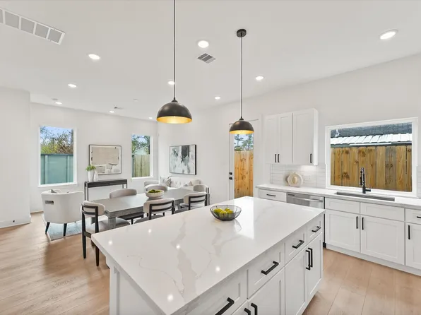 241 Rebecca St #B, Houston, TX 77022