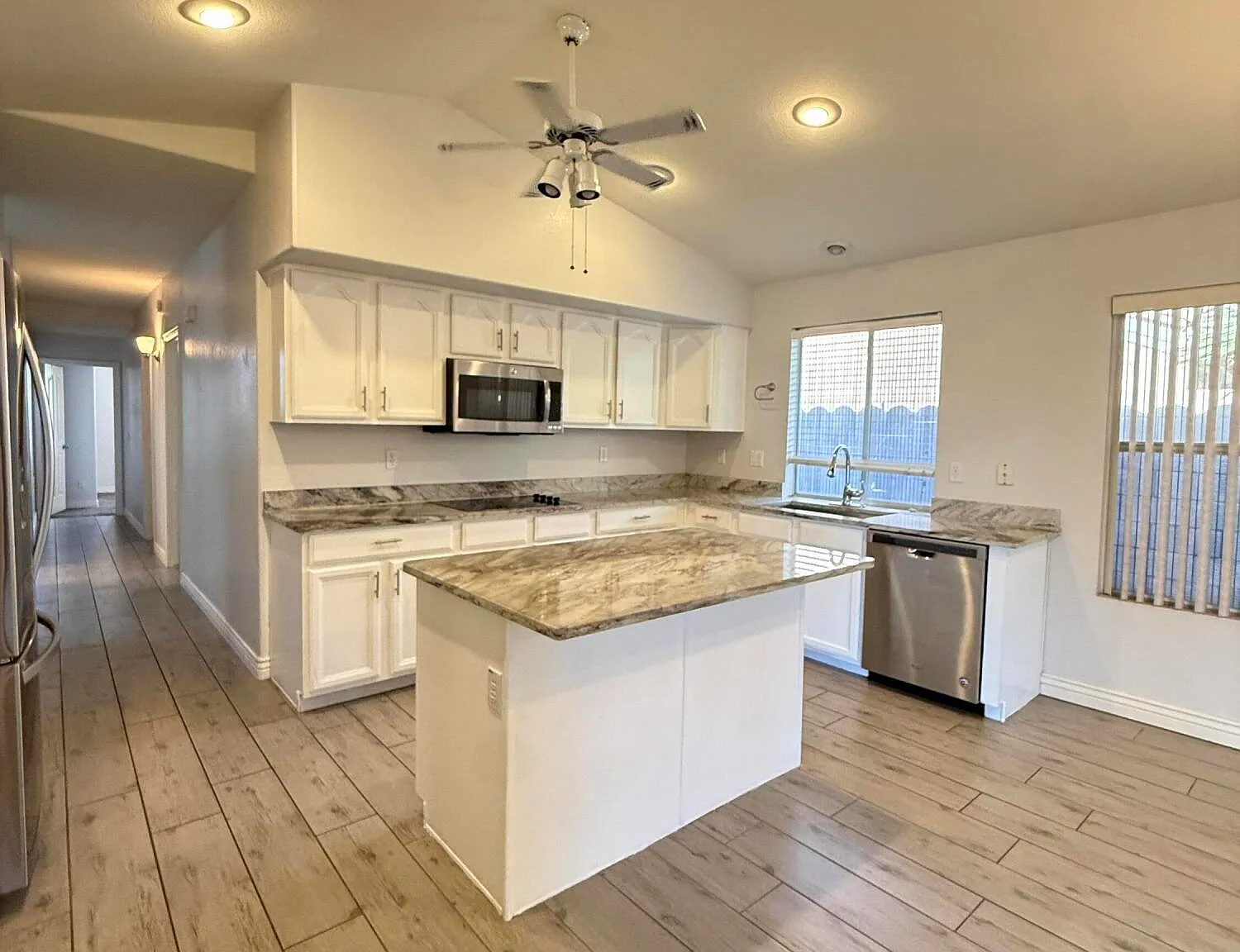 4 bed, 2.0 bath, 2263 sqft, $3,000 — Photo 4