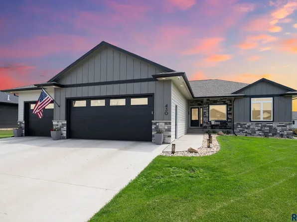 430 Andrew Ave, Harrisburg, SD 57032