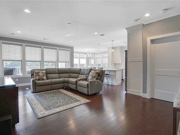 5th image of 16305 Aspenwood Dr