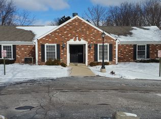 74 Linden Ct, Cary, IL 60013