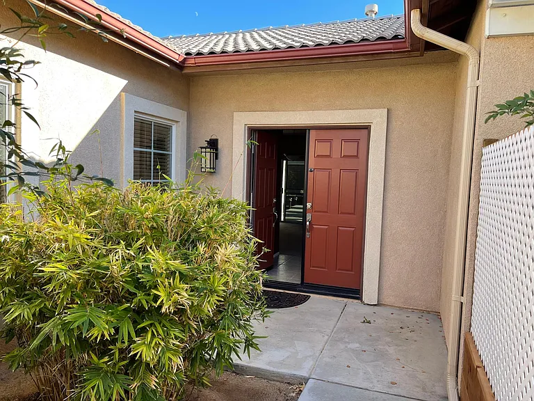 13033 Camden Ln — Photo 3
