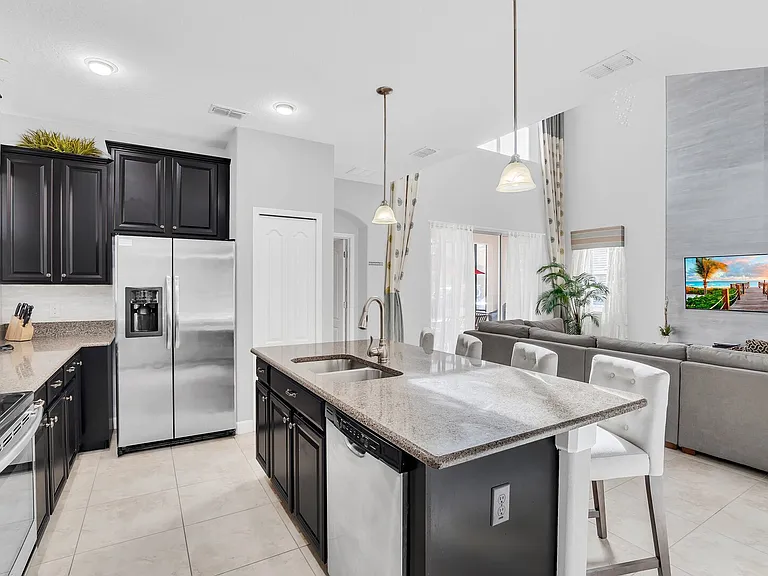 Majesty Palm Rd — Photo 16