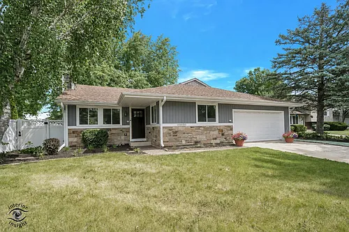 30W150 Foxboro Ct Photo 1