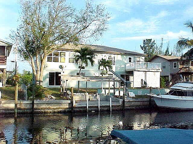 1st image of 16201 Aura Ln
