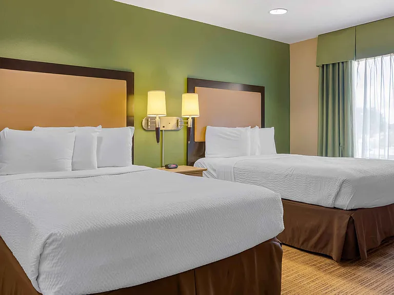 Deluxe Studio - 2 Full Beds