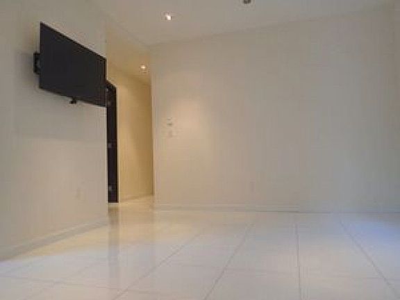 2nd image of 354 W 110th St APT 5E