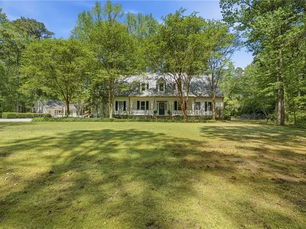 1024 Pleasant Ridge Dr, Chesapeake, VA 23322