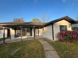 4220 Redwood Dr, Beaumont, TX 77703