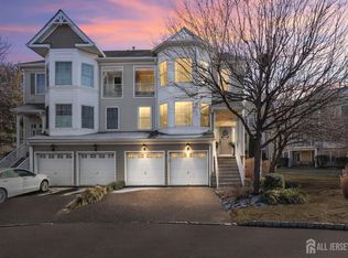 93 S Shore Dr, South Amboy, NJ 08879