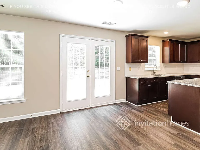 1552 Summit Ridge Ln — Photo 6