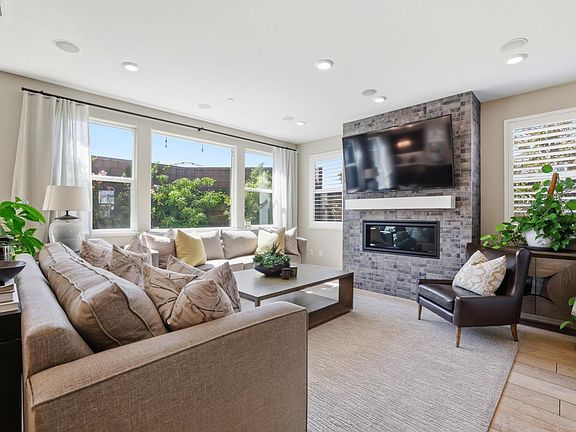 4th image of 3335 Hackberry Way