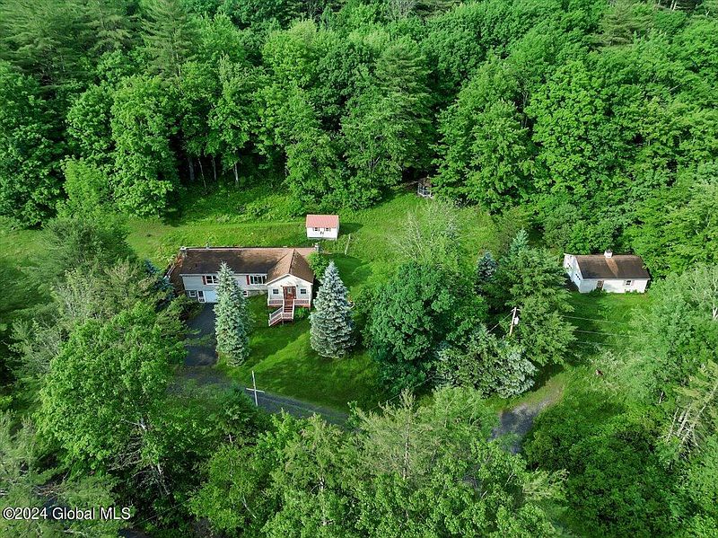 4th image of 334 Cole Hollow Road