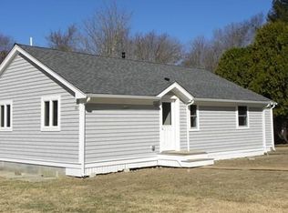 99 Quaker Ln, Acushnet, MA 02743