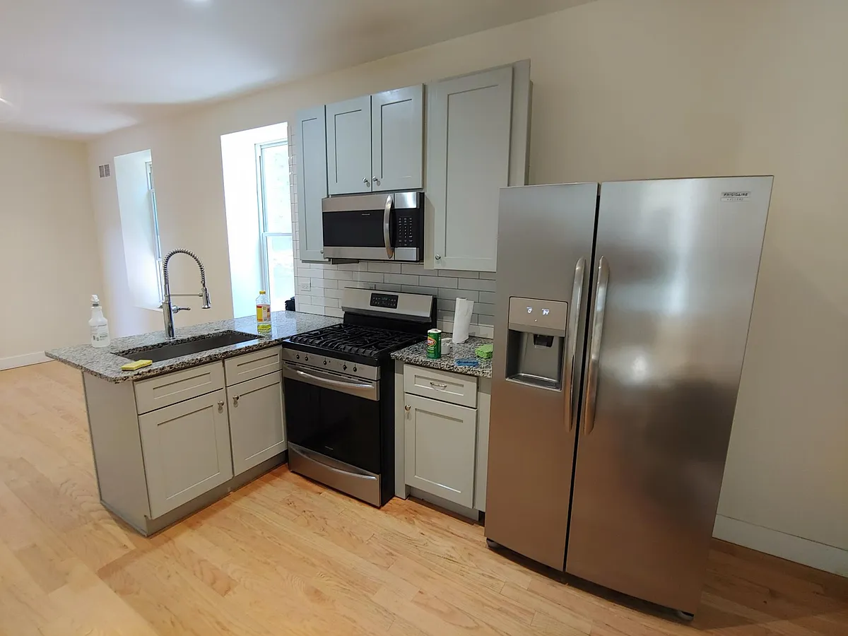 Building Photo - 2627 W Cullerton St #1R
