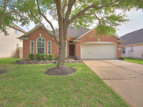 2nd image of 6804 Paigetree Ln