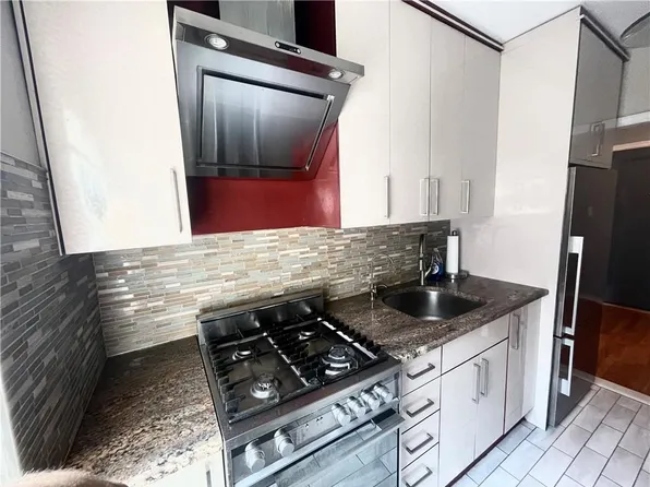 26 Cass Pl APT 4E, Brooklyn, NY 11235