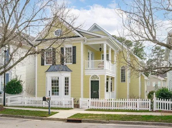 813 Carpenter Town Ln, Cary, NC 27519
