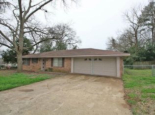 105 Thompson Ln, Jacksonville, TX 75766