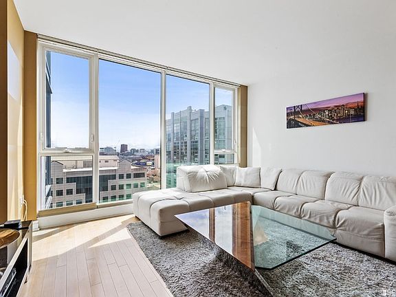 4th image of 631 Folsom St #12-L