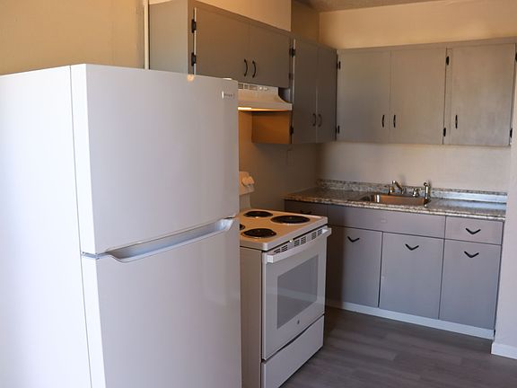 2nd image of 214-216 N Canyon Dr #3