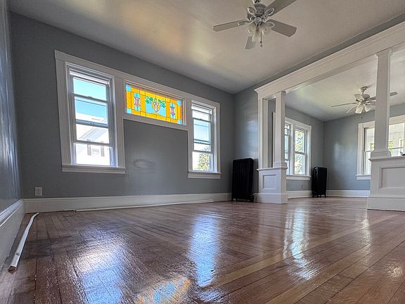 5th image of 17 Forest Ave #17