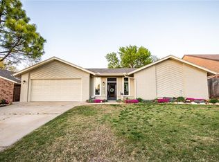 7013 Elk Canyon Rd, Oklahoma City, OK 73162